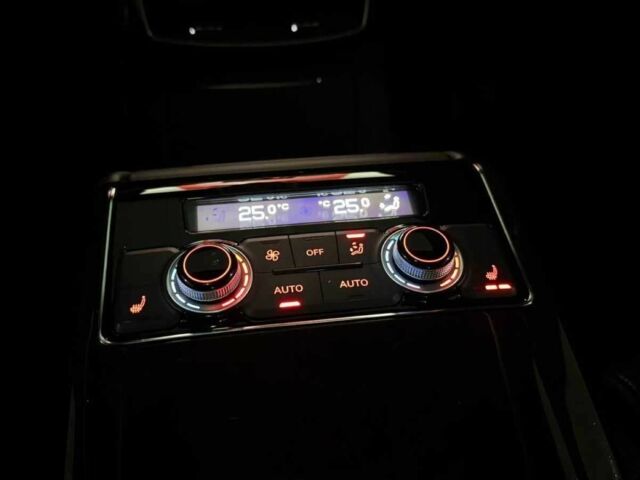 Черный Ауди А8, объемом двигателя 3 л и пробегом 218 тыс. км за 19569 $, фото 16 на Automoto.ua