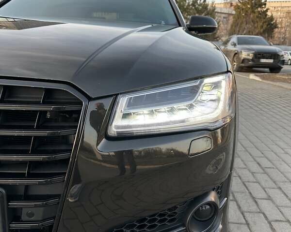 Чорний Ауді A8, об'ємом двигуна 3.99 л та пробігом 140 тис. км за 33900 $, фото 18 на Automoto.ua