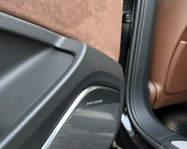 Чорний Ауді A8, об'ємом двигуна 3.99 л та пробігом 140 тис. км за 33900 $, фото 37 на Automoto.ua