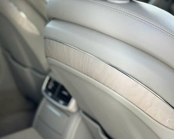 Чорний Ауді A8, об'ємом двигуна 4.13 л та пробігом 263 тис. км за 33500 $, фото 43 на Automoto.ua