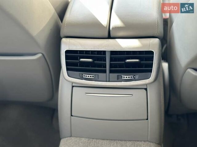 Чорний Ауді A8, об'ємом двигуна 4.13 л та пробігом 263 тис. км за 33500 $, фото 45 на Automoto.ua