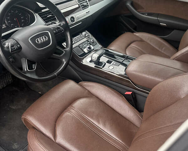 Черный Ауди А8, объемом двигателя 3 л и пробегом 195 тыс. км за 15950 $, фото 28 на Automoto.ua