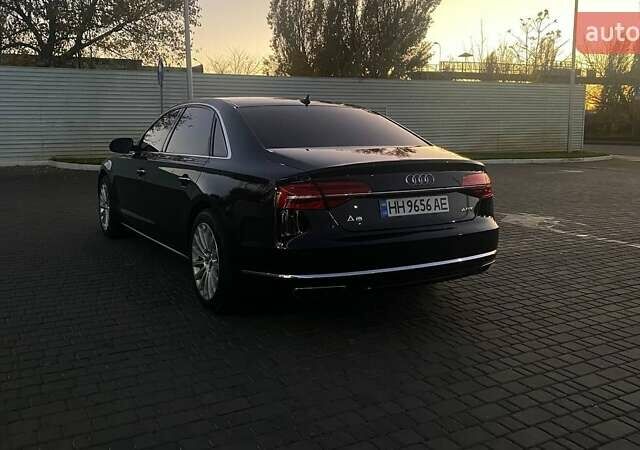 Черный Ауди А8, объемом двигателя 3.99 л и пробегом 170 тыс. км за 25000 $, фото 19 на Automoto.ua