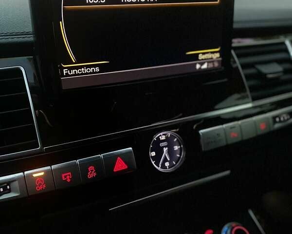 Черный Ауди А8, объемом двигателя 3.99 л и пробегом 170 тыс. км за 25000 $, фото 48 на Automoto.ua