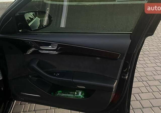 Черный Ауди А8, объемом двигателя 3.99 л и пробегом 170 тыс. км за 25000 $, фото 51 на Automoto.ua