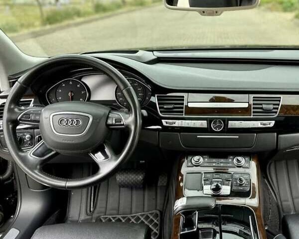 Чорний Ауді A8, об'ємом двигуна 3 л та пробігом 150 тис. км за 25000 $, фото 5 на Automoto.ua
