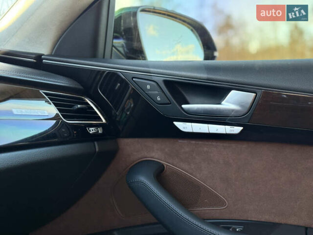 Черный Ауди А8, объемом двигателя 3.99 л и пробегом 174 тыс. км за 30000 $, фото 23 на Automoto.ua