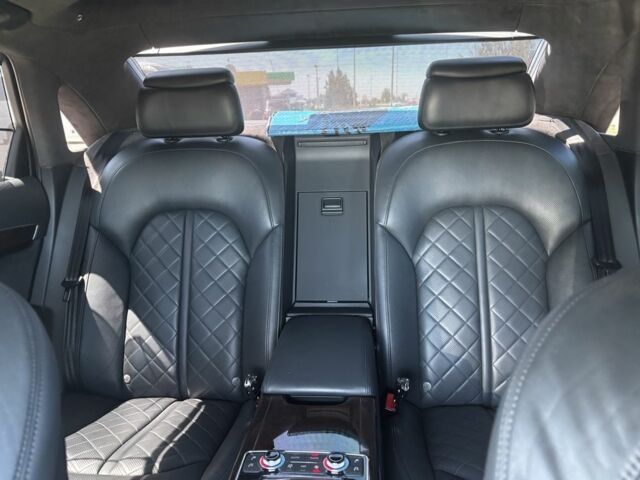 Чорний Ауді A8, об'ємом двигуна 4 л та пробігом 140 тис. км за 28000 $, фото 7 на Automoto.ua