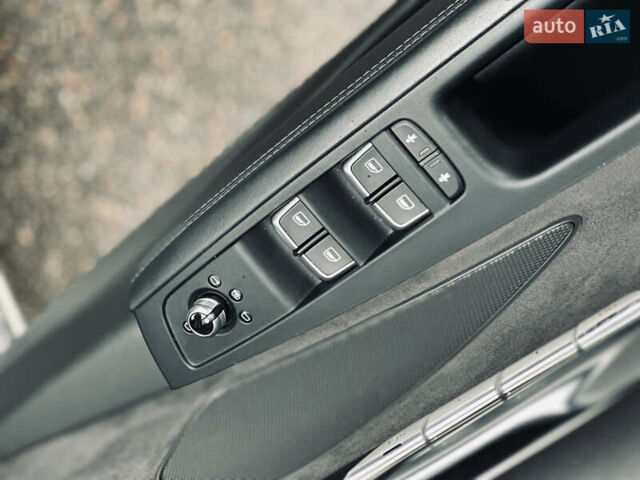 Чорний Ауді A8, об'ємом двигуна 3 л та пробігом 274 тис. км за 18700 $, фото 29 на Automoto.ua