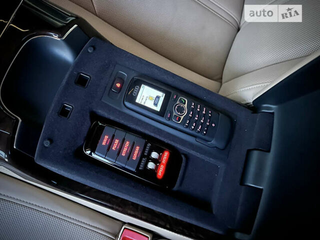 Черный Ауди А8, объемом двигателя 3.99 л и пробегом 163 тыс. км за 165000 $, фото 44 на Automoto.ua