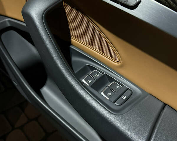 Черный Ауди А8, объемом двигателя 2.97 л и пробегом 215 тыс. км за 27999 $, фото 22 на Automoto.ua