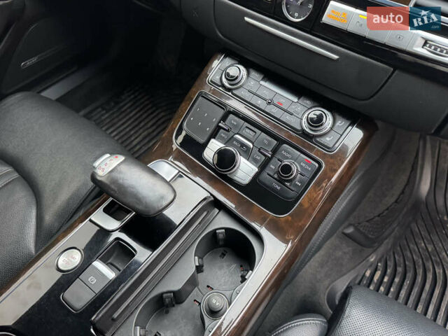 Чорний Ауді A8, об'ємом двигуна 4 л та пробігом 208 тис. км за 14999 $, фото 10 на Automoto.ua