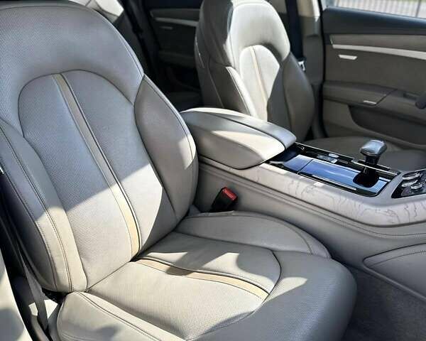 Чорний Ауді A8, об'ємом двигуна 4.13 л та пробігом 263 тис. км за 33500 $, фото 32 на Automoto.ua