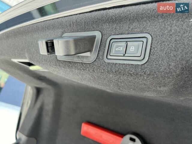 Чорний Ауді A8, об'ємом двигуна 3.99 л та пробігом 140 тис. км за 33900 $, фото 65 на Automoto.ua