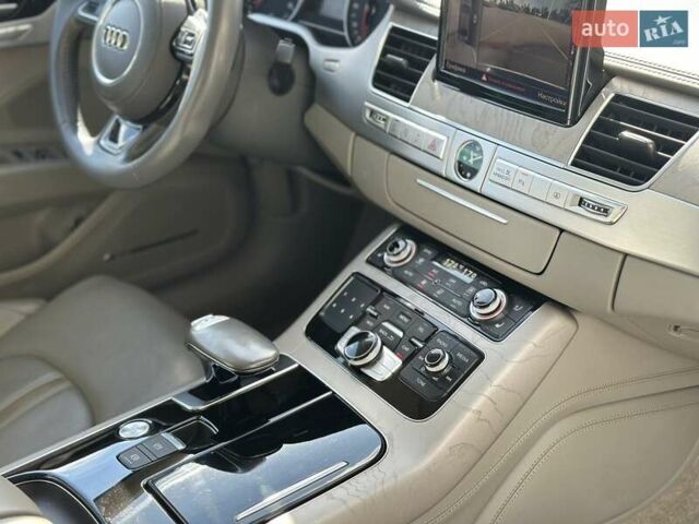 Чорний Ауді A8, об'ємом двигуна 4.13 л та пробігом 263 тис. км за 33500 $, фото 35 на Automoto.ua