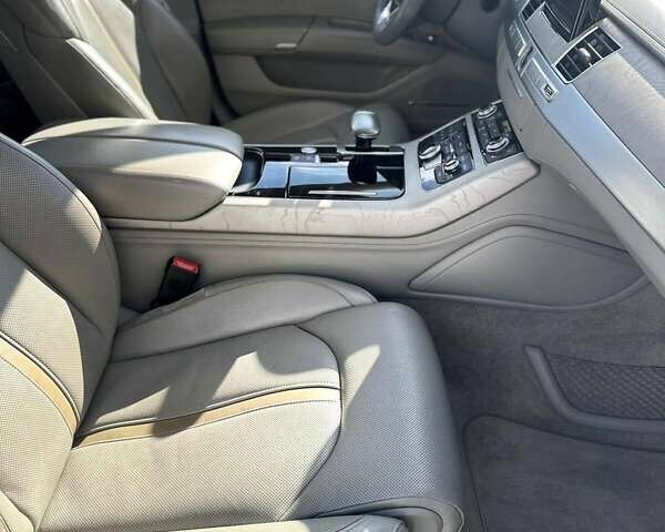 Чорний Ауді A8, об'ємом двигуна 4.13 л та пробігом 263 тис. км за 33500 $, фото 29 на Automoto.ua