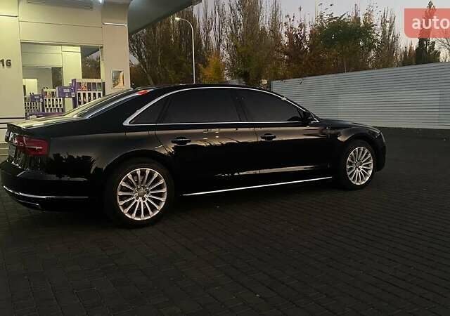 Черный Ауди А8, объемом двигателя 3.99 л и пробегом 170 тыс. км за 25000 $, фото 17 на Automoto.ua