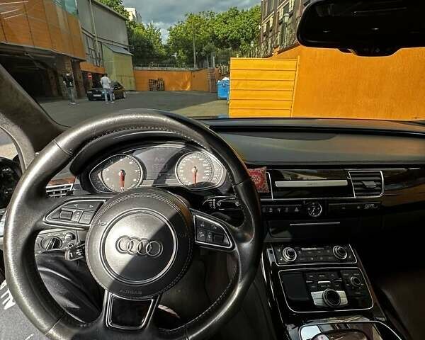 Черный Ауди А8, объемом двигателя 3.99 л и пробегом 224 тыс. км за 28200 $, фото 5 на Automoto.ua