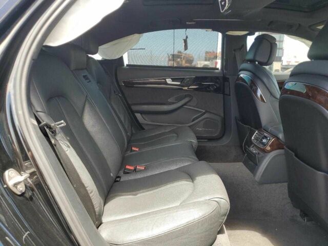 Чорний Ауді A8, об'ємом двигуна 3 л та пробігом 176 тис. км за 17500 $, фото 7 на Automoto.ua