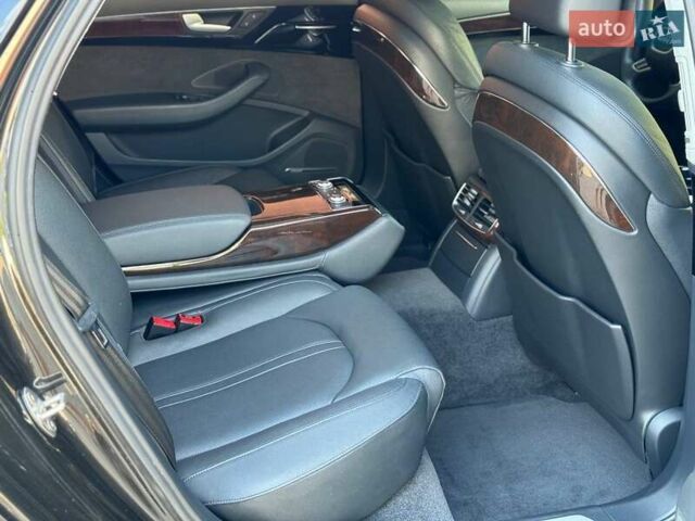 Чорний Ауді A8, об'ємом двигуна 3 л та пробігом 131 тис. км за 24999 $, фото 24 на Automoto.ua