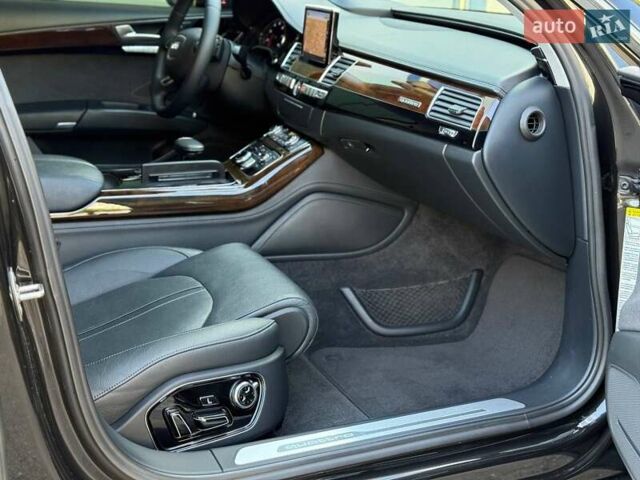 Чорний Ауді A8, об'ємом двигуна 3 л та пробігом 131 тис. км за 24999 $, фото 19 на Automoto.ua