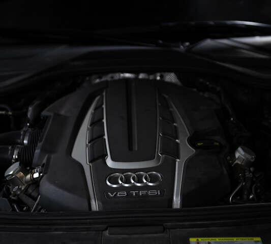 Черный Ауди А8, объемом двигателя 3.99 л и пробегом 84 тыс. км за 40000 $, фото 40 на Automoto.ua