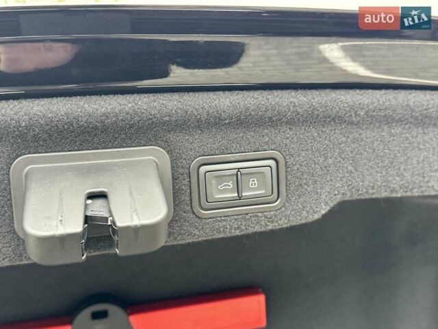 Чорний Ауді A8, об'ємом двигуна 3 л та пробігом 122 тис. км за 28999 $, фото 91 на Automoto.ua