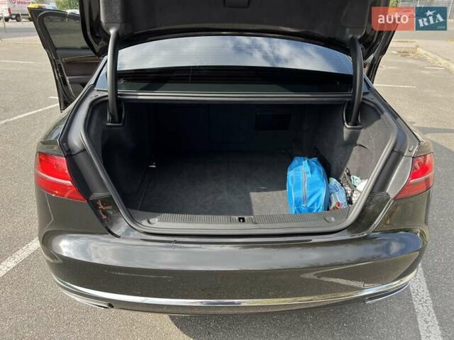 Черный Ауди А8, объемом двигателя 2.97 л и пробегом 245 тыс. км за 25000 $, фото 3 на Automoto.ua