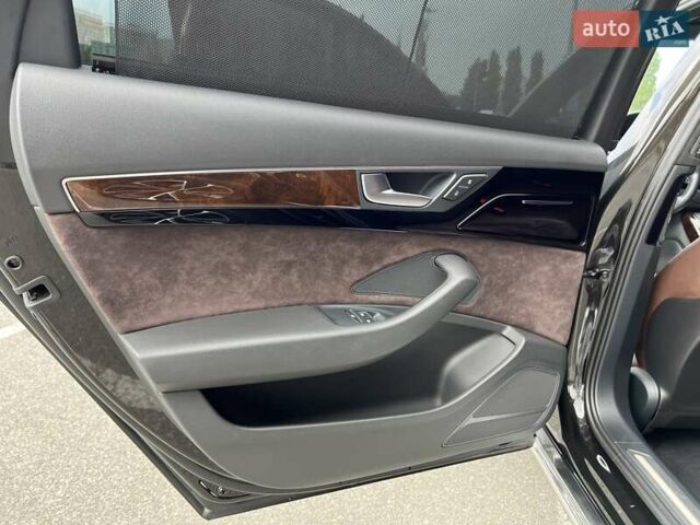 Черный Ауди А8, объемом двигателя 2.97 л и пробегом 245 тыс. км за 25000 $, фото 13 на Automoto.ua