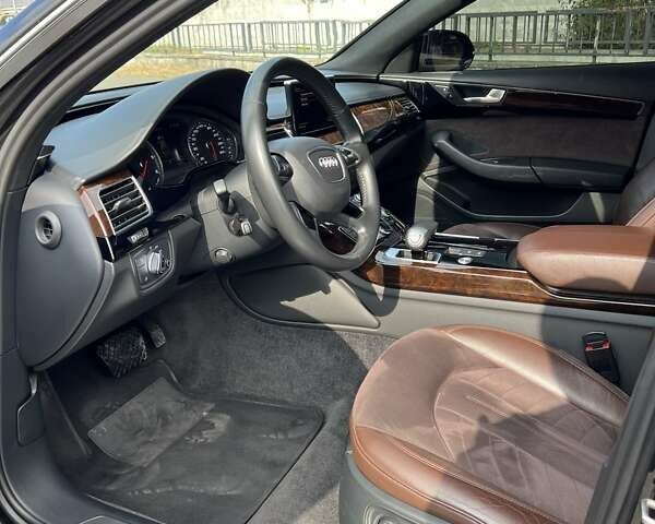 Черный Ауди А8, объемом двигателя 2.97 л и пробегом 245 тыс. км за 25000 $, фото 6 на Automoto.ua