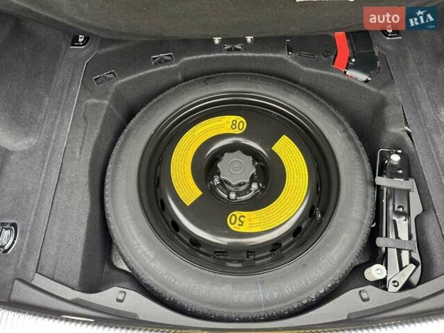 Чорний Ауді A8, об'ємом двигуна 3 л та пробігом 122 тис. км за 28999 $, фото 90 на Automoto.ua