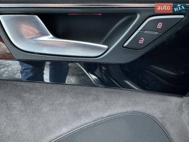Чорний Ауді A8, об'ємом двигуна 2.97 л та пробігом 277 тис. км за 27990 $, фото 12 на Automoto.ua