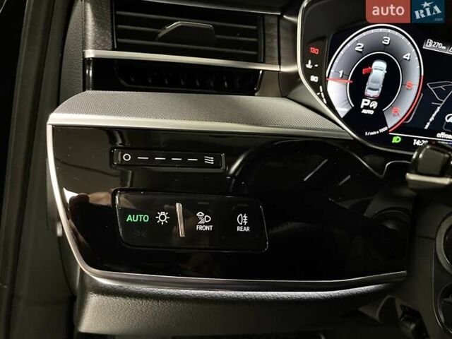 Ауди А8 2018 в Львове на Automoto.ua Черный Ауди А8, объемом двигателя 2.97 л и пробегом 106 тыс. км за 48700 $, фото 45 на Automoto.ua
