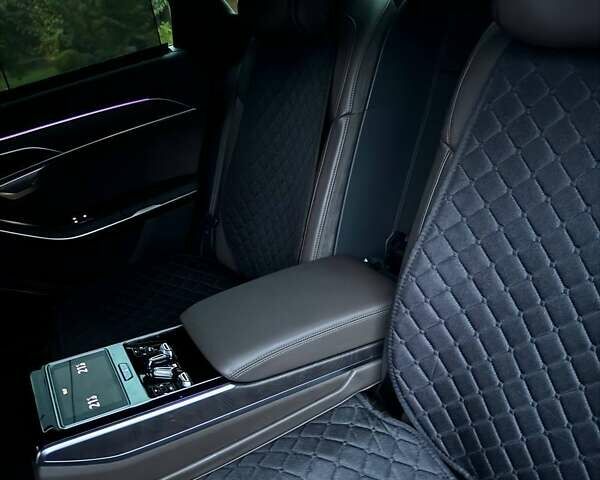 Чорний Ауді A8, об'ємом двигуна 2.97 л та пробігом 110 тис. км за 51000 $, фото 5 на Automoto.ua