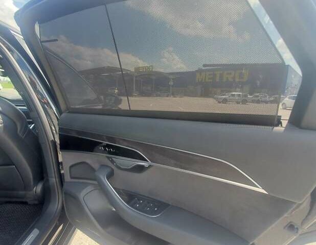 Черный Ауди А8, объемом двигателя 2.97 л и пробегом 168 тыс. км за 52000 $, фото 13 на Automoto.ua