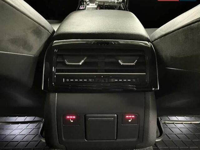 Ауди А8 2018 в Львове на Automoto.ua Черный Ауди А8, объемом двигателя 2.97 л и пробегом 106 тыс. км за 48700 $, фото 36 на Automoto.ua