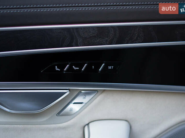 Черный Ауди А8, объемом двигателя 3.99 л и пробегом 110 тыс. км за 57500 $, фото 41 на Automoto.ua