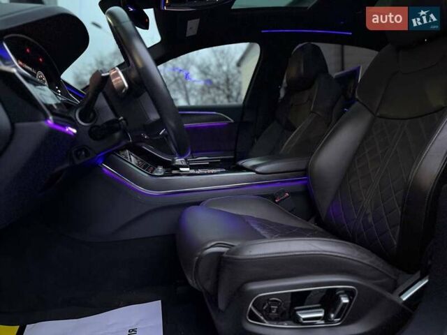Чорний Ауді A8, об'ємом двигуна 0 л та пробігом 105 тис. км за 48500 $, фото 18 на Automoto.ua