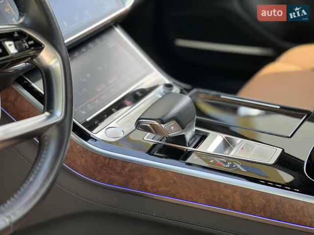 Черный Ауди А8, объемом двигателя 4 л и пробегом 60 тыс. км за 58000 $, фото 9 на Automoto.ua