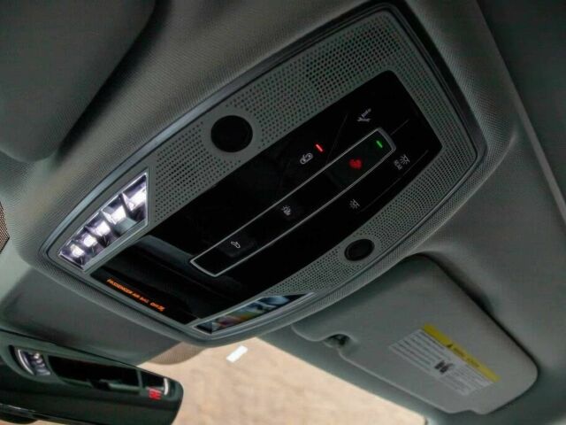 Чорний Ауді A8, об'ємом двигуна 3 л та пробігом 45 тис. км за 24000 $, фото 15 на Automoto.ua