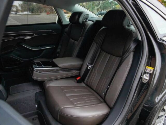 Чорний Ауді A8, об'ємом двигуна 3 л та пробігом 45 тис. км за 24000 $, фото 19 на Automoto.ua