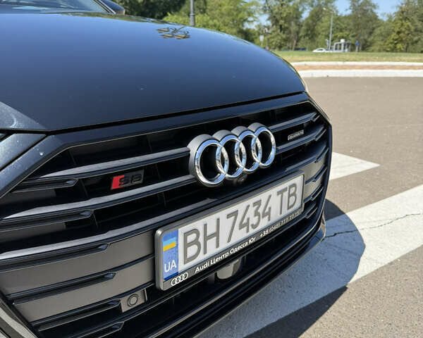 Черный Ауди А8, объемом двигателя 3.99 л и пробегом 55 тыс. км за 61500 $, фото 19 на Automoto.ua