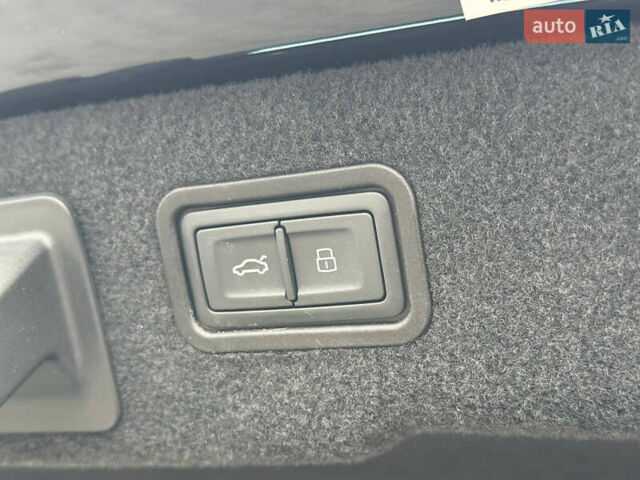 Черный Ауди А8, объемом двигателя 0 л и пробегом 50 тыс. км за 44999 $, фото 85 на Automoto.ua