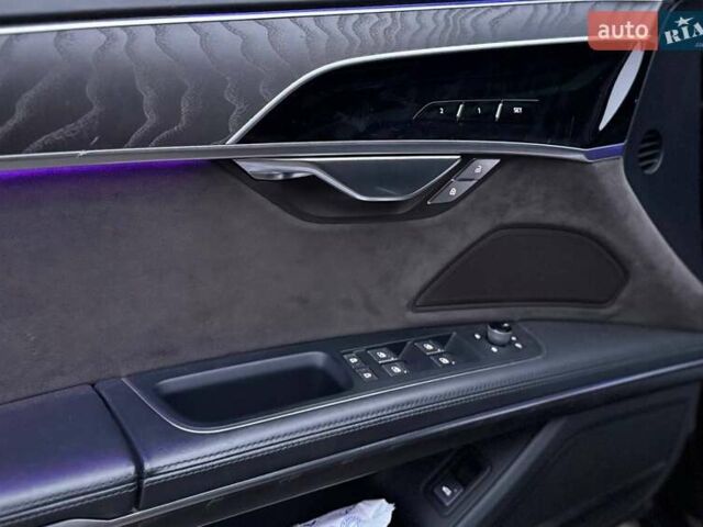 Чорний Ауді A8, об'ємом двигуна 0 л та пробігом 105 тис. км за 48500 $, фото 17 на Automoto.ua
