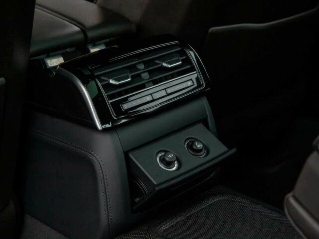 Чорний Ауді A8, об'ємом двигуна 3 л та пробігом 45 тис. км за 24000 $, фото 16 на Automoto.ua