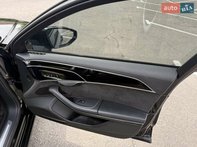 Чорний Ауді A8, об'ємом двигуна 3 л та пробігом 57 тис. км за 54999 $, фото 16 на Automoto.ua