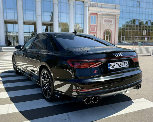 Черный Ауди А8, объемом двигателя 3.99 л и пробегом 55 тыс. км за 61500 $, фото 16 на Automoto.ua