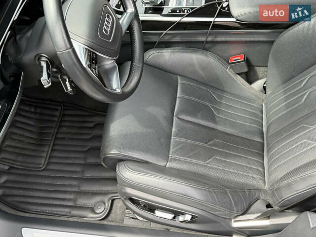 Чорний Ауді A8, об'ємом двигуна 3 л та пробігом 57 тис. км за 54999 $, фото 13 на Automoto.ua