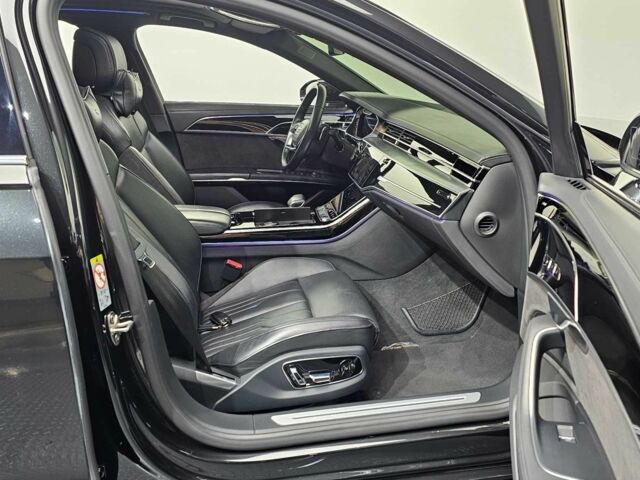 Чорний Ауді A8, об'ємом двигуна 0 л та пробігом 63 тис. км за 37356 $, фото 9 на Automoto.ua