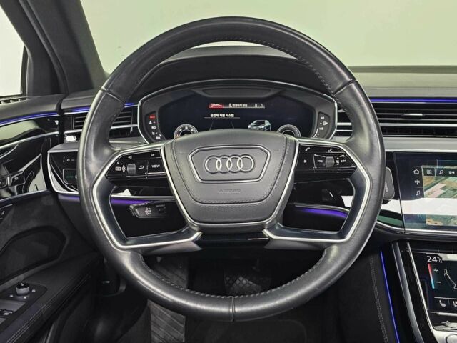Чорний Ауді A8, об'ємом двигуна 0 л та пробігом 63 тис. км за 37356 $, фото 11 на Automoto.ua